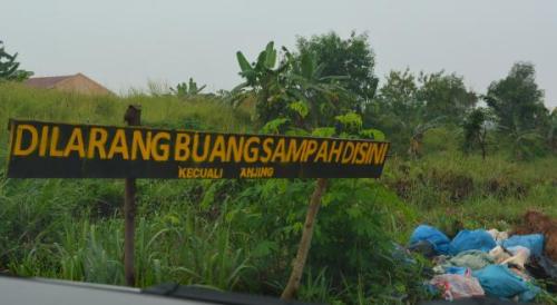 sampah-batam-eddymesakh-560e051a9197732d055c66a2