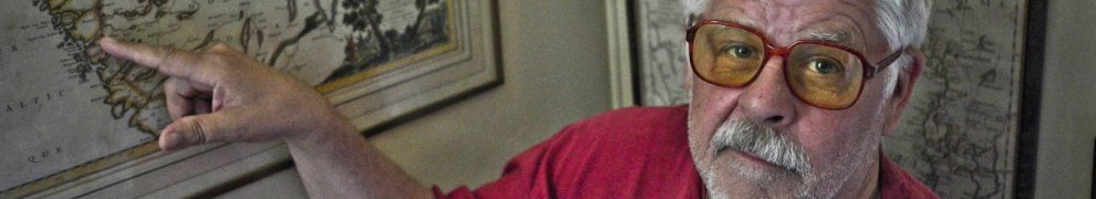 Gosta menunjuk Goteborg di peta yang berumur 300 tahun