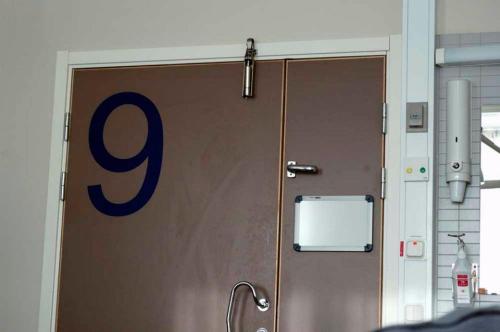 Ruang bersalin no. 9