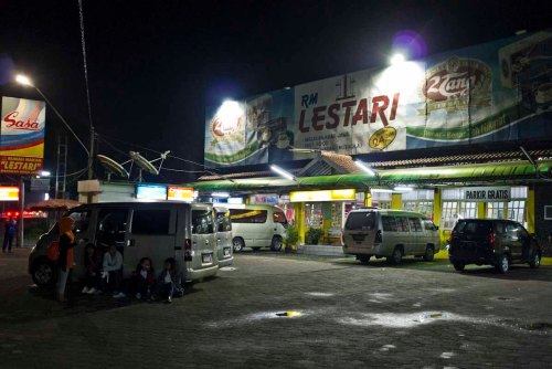 RM Lestari di Gombong-Kebumen. Selalu ramai.