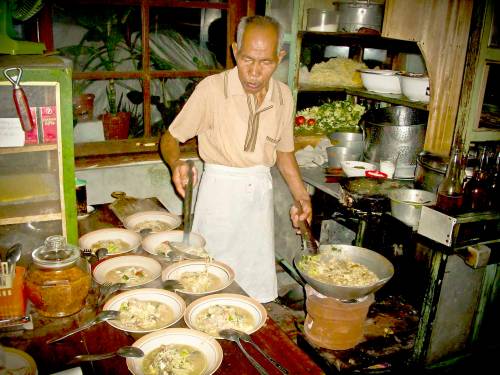 Pak Min Bakmi, Magelang