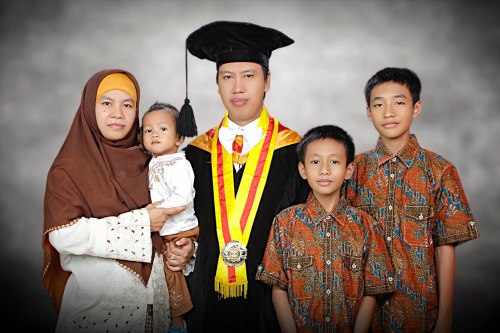 Wisuda S3, Sekolah Pascasarjana UGM, Yogyakarta. Kamis, 24 Oktober 2013