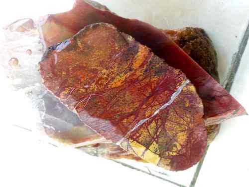 batu bacan pancawarna