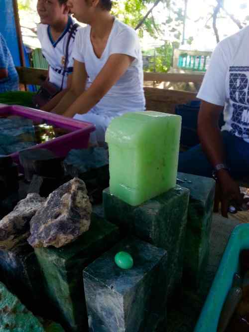 batu fosfor hijau kalimantan