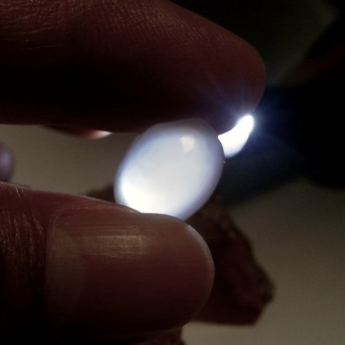 batu akik obi maluku