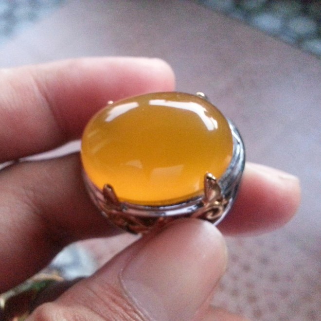 batu obi kuning langka