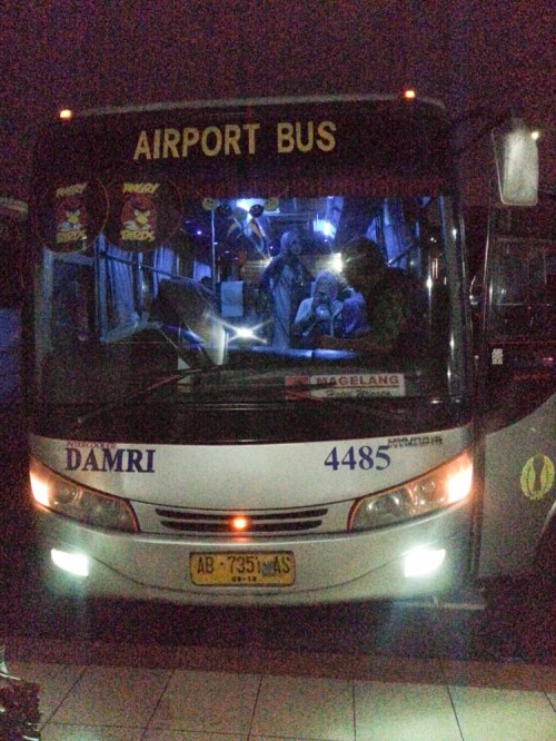 Bis Damri Bandara Adi Sucipto Yogyakarta.