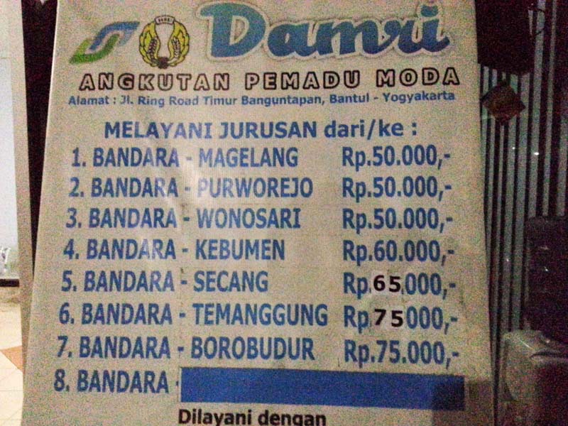 Bis Damri Bandara Adi Sucipto Yogyakarta.