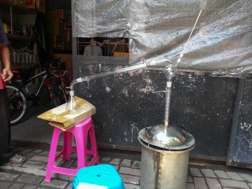 Distilator etanol atsiri