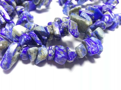 Bahan kerikil lapis jazuli untuk kalung dan gelang. Bahan sudah dilubangi dan dipoles, tinggal diberi tali saja.