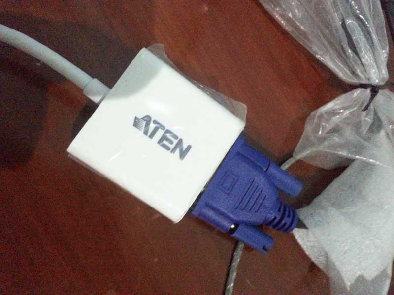 MacBookAir_two_monitors