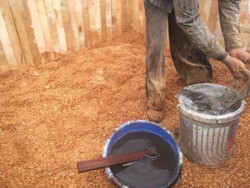 Pengomposan limbah kayu dengan Promi