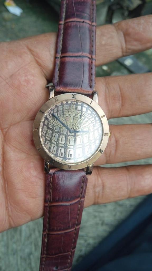 Jam tangan Corum Ori